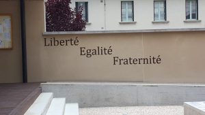 Enseigne découpe Dibon liberté égalité fraternité