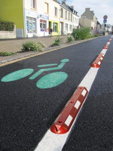 Séparateur de voie caoutchouc